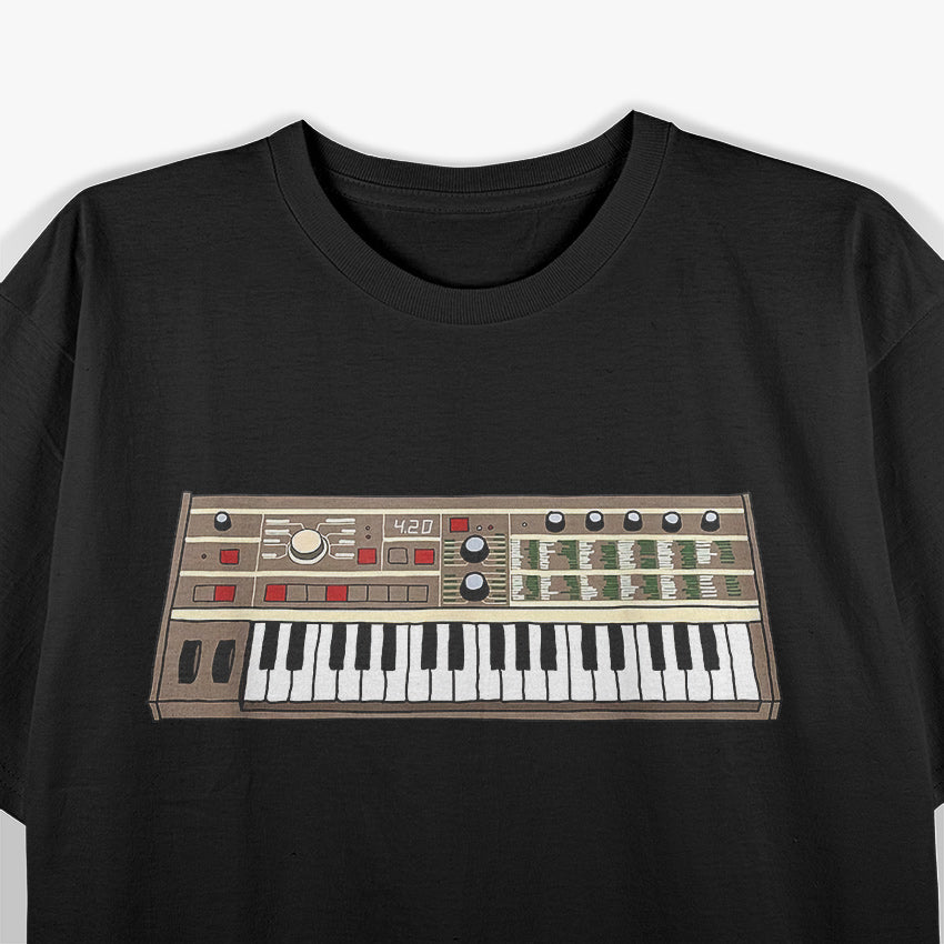 Vintage Synth Keyboard Electronic Music Synthesizer Retro Vibes T-Shirt
