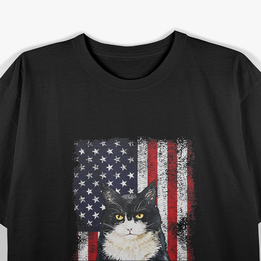 Patriotic Tuxedo Cat 4th of July Vintage US - A Feline Celebration of Freedom T-Shirt
