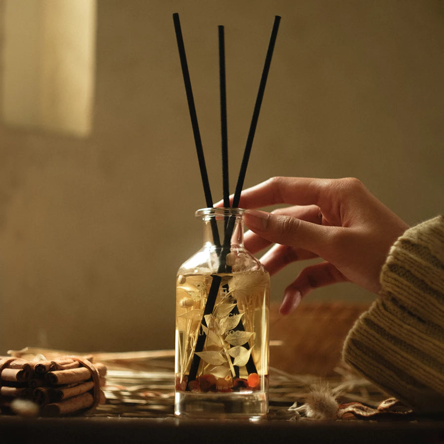 HMNS HOME of HUMANS A Much Lively Living Room Reed Diffuser 150ml – Home Fragrance