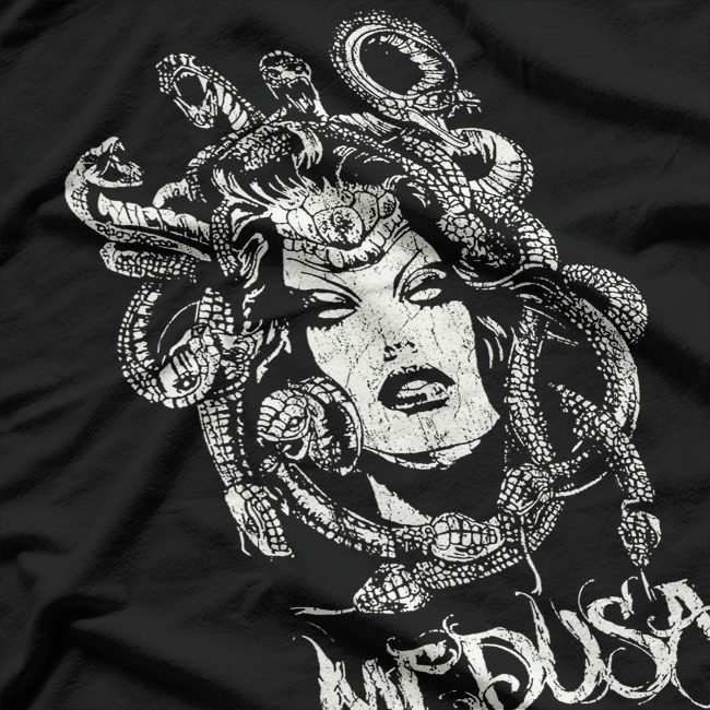 Medusa: Greek Mythology Grunge Style T-Shirt