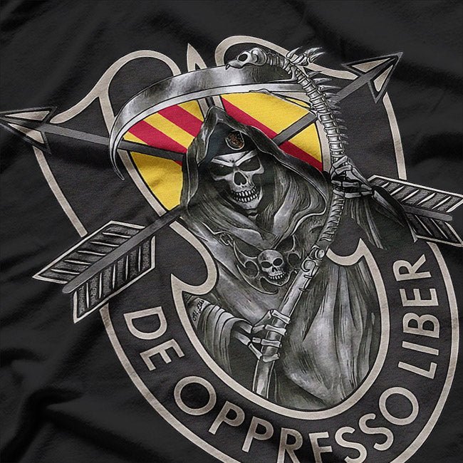 De Oppresso Liber: U.S. Army Special Forces T-Shirt