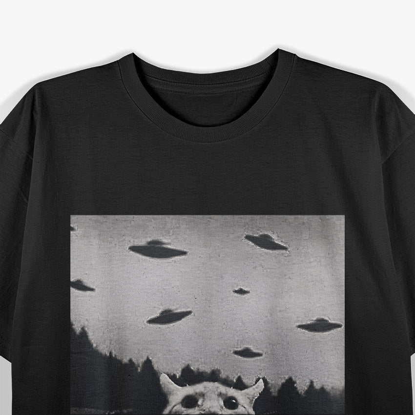 Alien Cat Abduction: Funny UFO Space Kitty T-Shirt