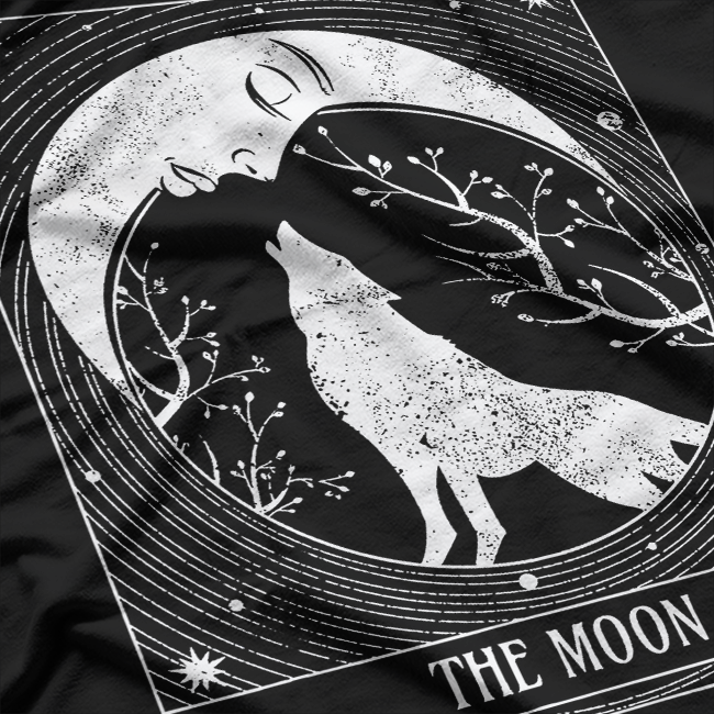 Tarot Card Distressed Wolf – Mystical and Powerful T-Shirt