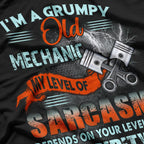 Old Mechanic Cool Design Great Gift T-Shirt