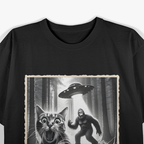 Bigfoot, UFO & Cat Selfie – Cryptid Comedy Mashup Love T-Shirt