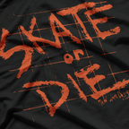 Classic Skateboarding – Retro Skate or Die Streetwear Artwork T-Shirt