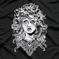 Medusa's Portrait – Cool Greek Mythology Ancient Art T-Shirt