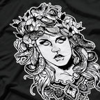 Medusa's Portrait – Cool Greek Mythology Ancient Art T-Shirt