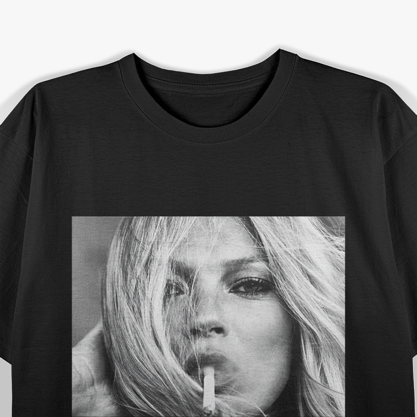 Vintage Model – Retro Fashion Icon Smoking T-Shirt